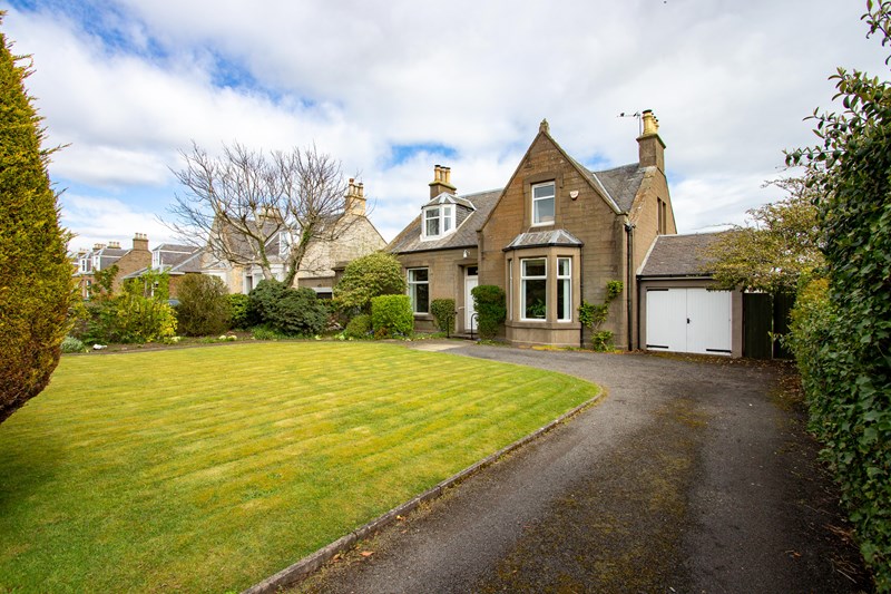 35 Carlogie Road, Carnoustie, DD7 6ER